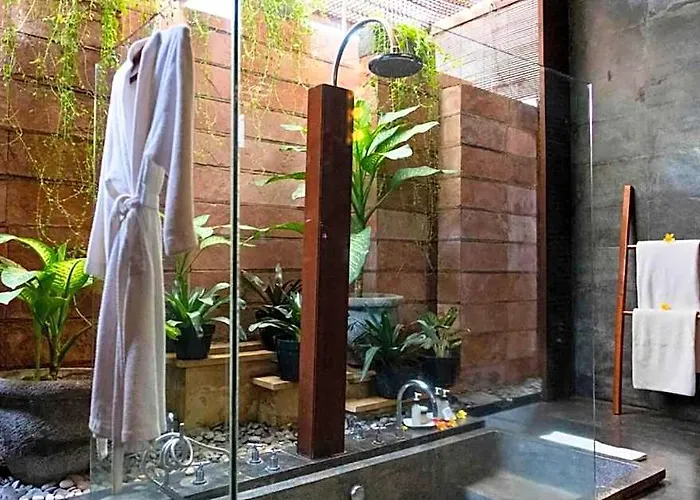 Seaside Palace 3 Bedroom Private Pool Zn41 * Sukawati (Bali)